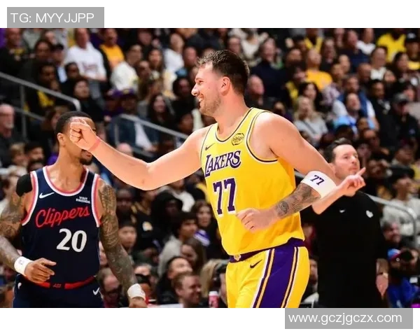 快船与湖人激战正酣 谁能在洛城德比中笑到最后 快船与湖人激战正酣 谁能在洛城德比中笑到最后