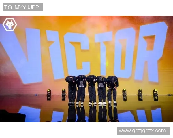 重庆狼队鏖战赛场再掀热潮奋勇争先展现王者荣耀风采